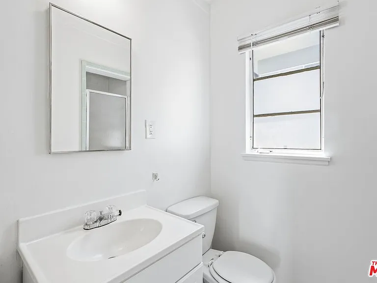 1748 Malcolm Ave #1 — Photo 6