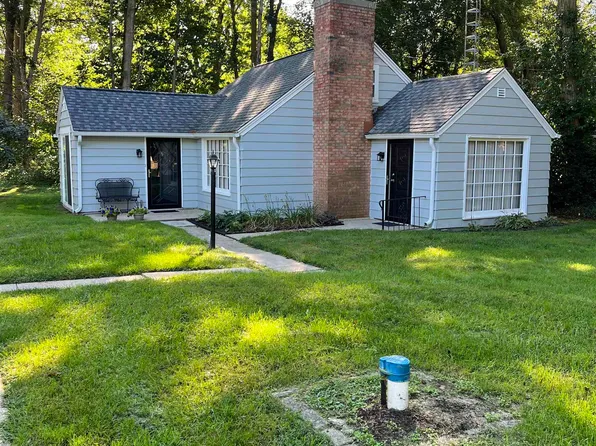 52126 Lily Rd, South Bend, IN 46637