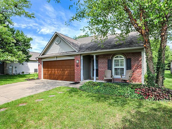 3rd image of 6753 Lexington Cir