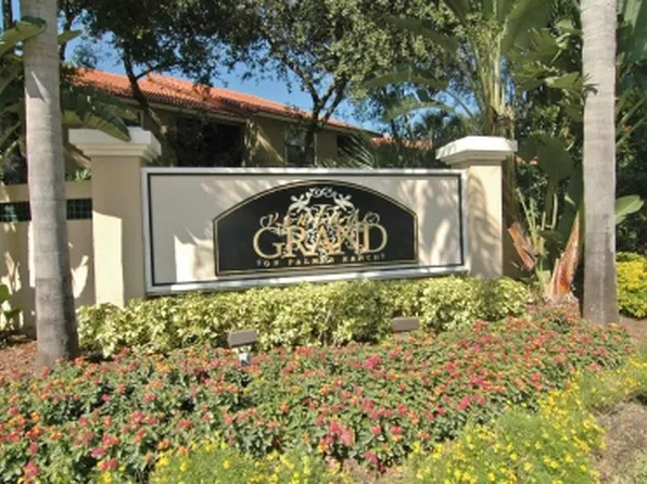 4049 Crockers Lake Blvd, Sarasota, FL