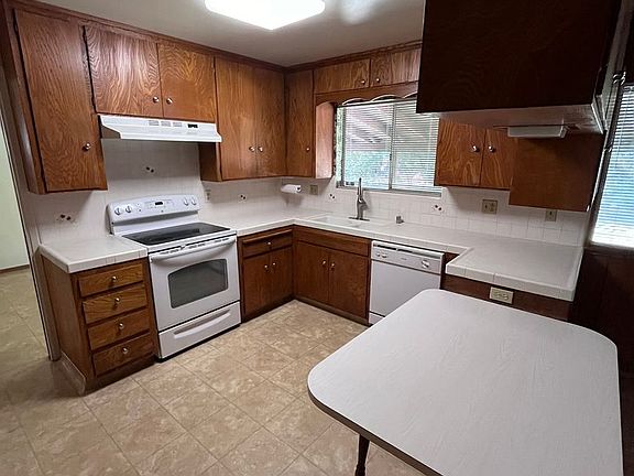 2nd image of 2701 Greenwood Ave