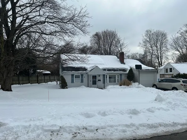 17 Janet Cir, Shrewsbury, MA 01545