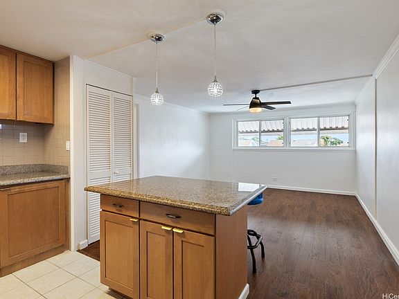3rd image of 1427 Alexander St APT 207