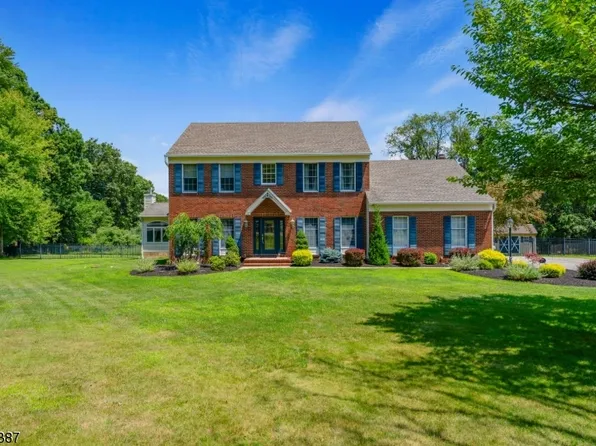 8 Gail Dr, Mount Olive Twp., NJ 07836