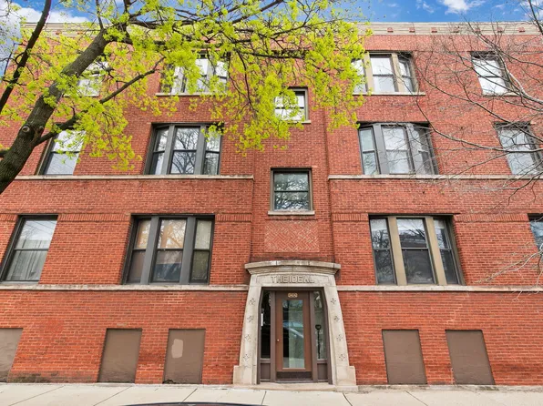 3142 W George St #C3, Chicago, IL 60618