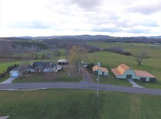 1071 Winding Ridge Rd, Hillsville, VA 24343