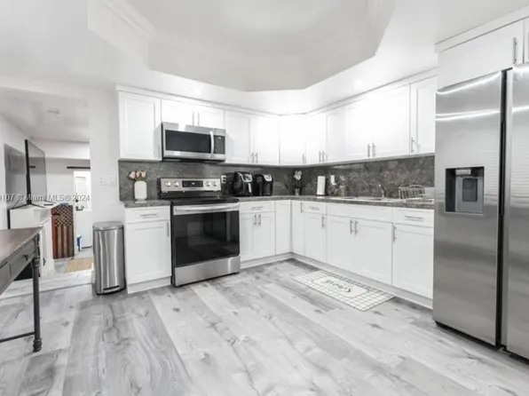 3025 NW 4th St, Miami, FL 33125