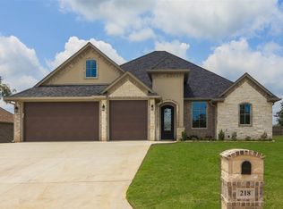218 Saddlebrook Cir, Hallsville, TX 75650