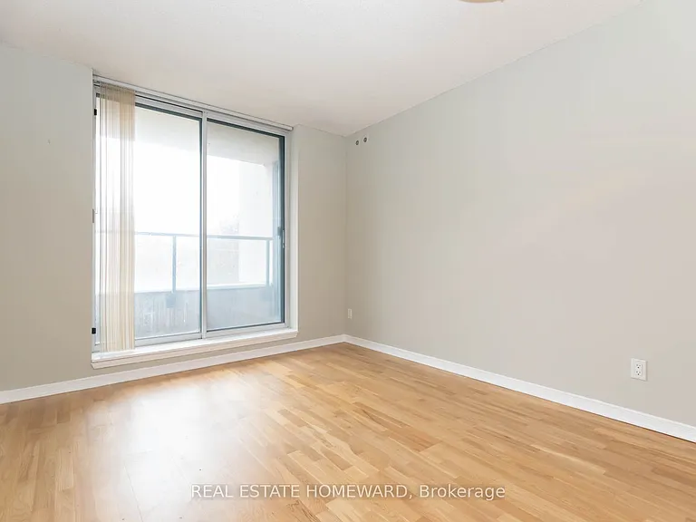 1765 Queen St E #413 — Photo 9