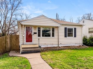 1325 W 38th St, Davenport, IA