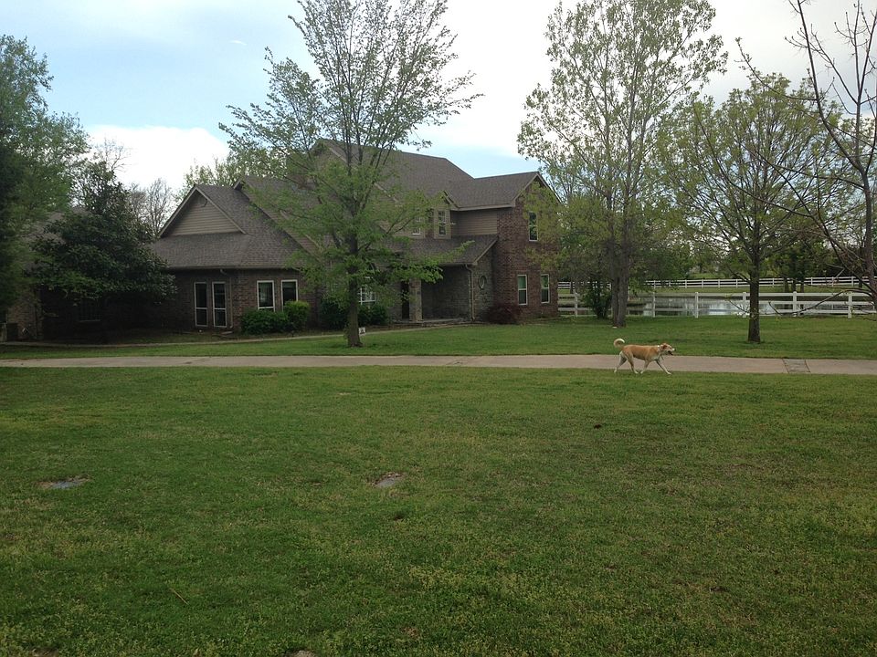 2nd image of 1409 Saddle Brook Dr