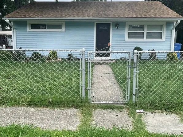 2404 Livesay Rd, Chesapeake, VA 23323