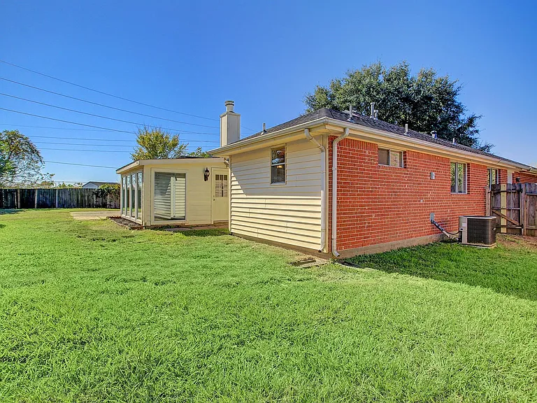 6506 Larissa Cir — Photo 29