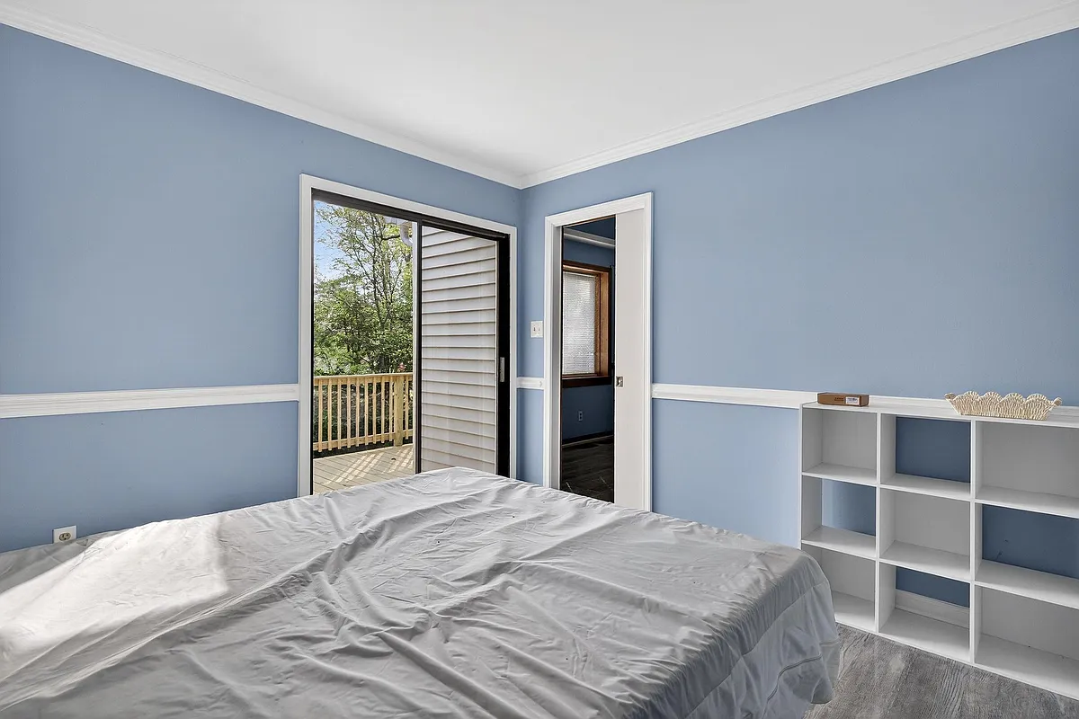 Plenty of natural light and private entry to back deck - Hawick Dr