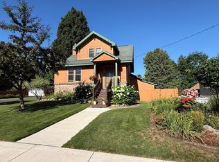 917 N Hemlock St, Ironwood, MI 49938