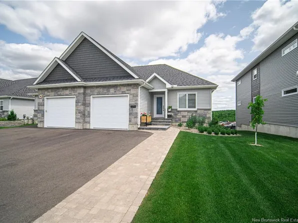 285 Rainsford Ln, Fredericton, NB E3B 7T1