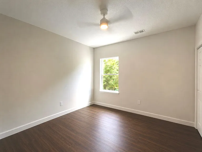 2540 NW 2nd St #102 — Photo 15