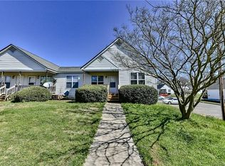 312 Hoskins Mill Ln APT D, Charlotte, NC 28208