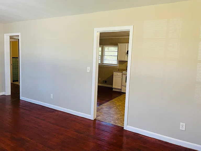 2673 Fairlane Dr SE — Photo 6