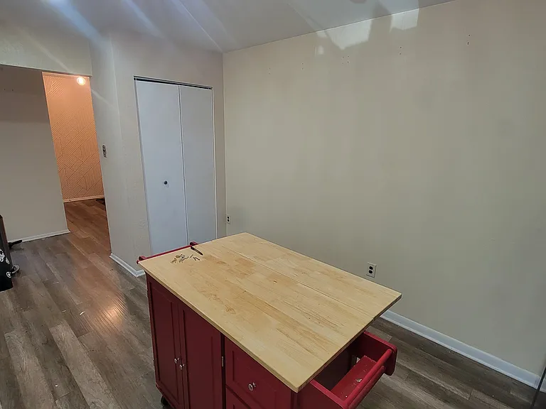 1055 Harbour Dr — Photo 5