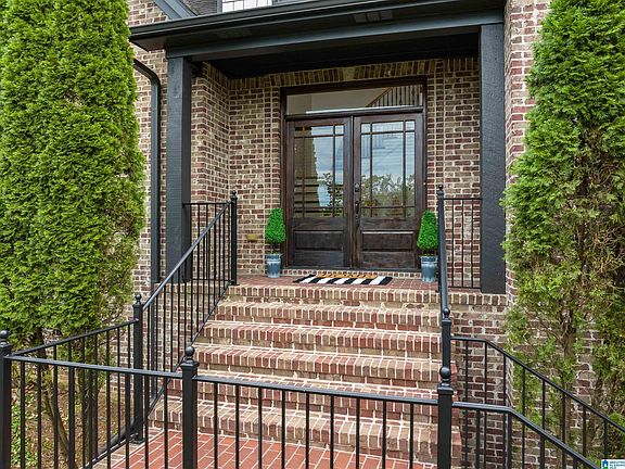 2nd image of 2402 Huntington Glen Dr