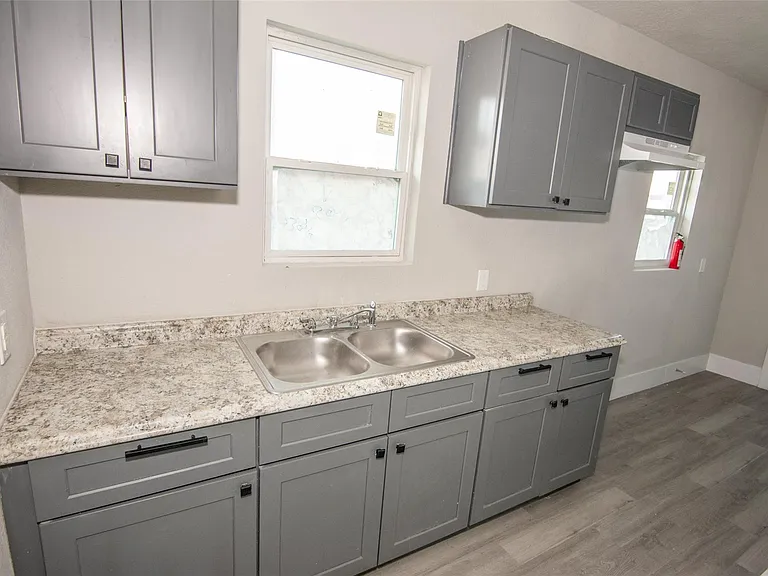 3307 Broadway St #5 — Photo 7