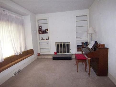 3rd image of 346 Sylvia St