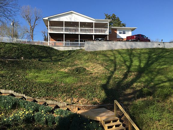 5th image of 384 Hilltop Cir