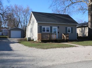 202 W Cedar St, Le Roy, IL 61752