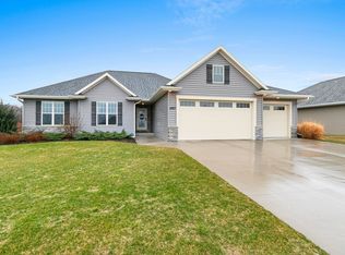 4527 Stillmeadow Cir, De Pere, WI 54115