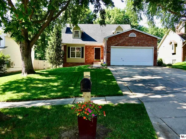 2521 Jacquelyn Dr, Lincoln, NE 68512