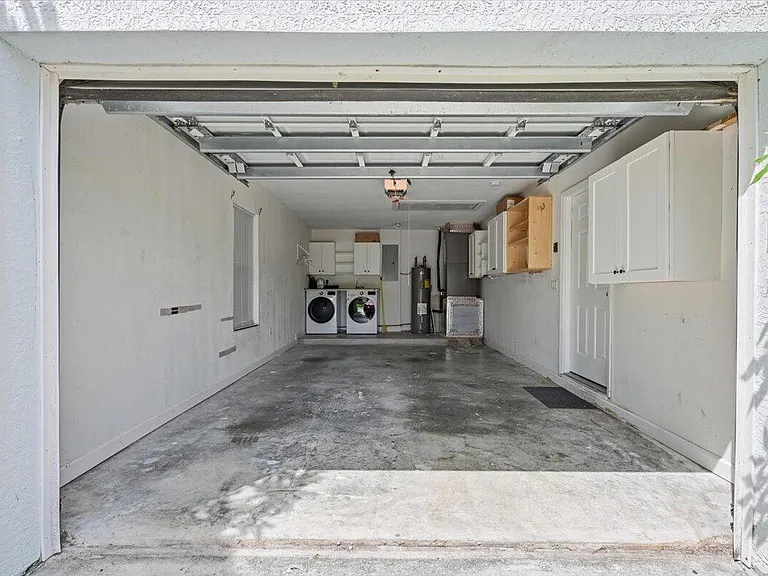 530 NE 3rd Ave — Photo 32