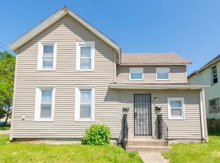 592 N Dearborn Ave #1, Kankakee, IL 60901