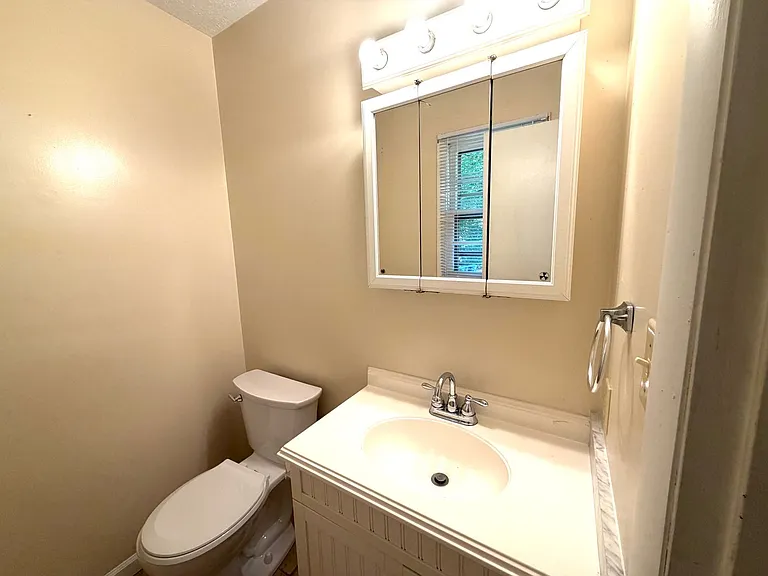 6 Jefferson Cir — Photo 10