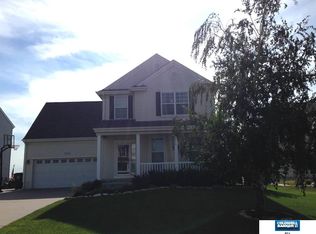 2314 Quartz Dr, Papillion, NE 68046