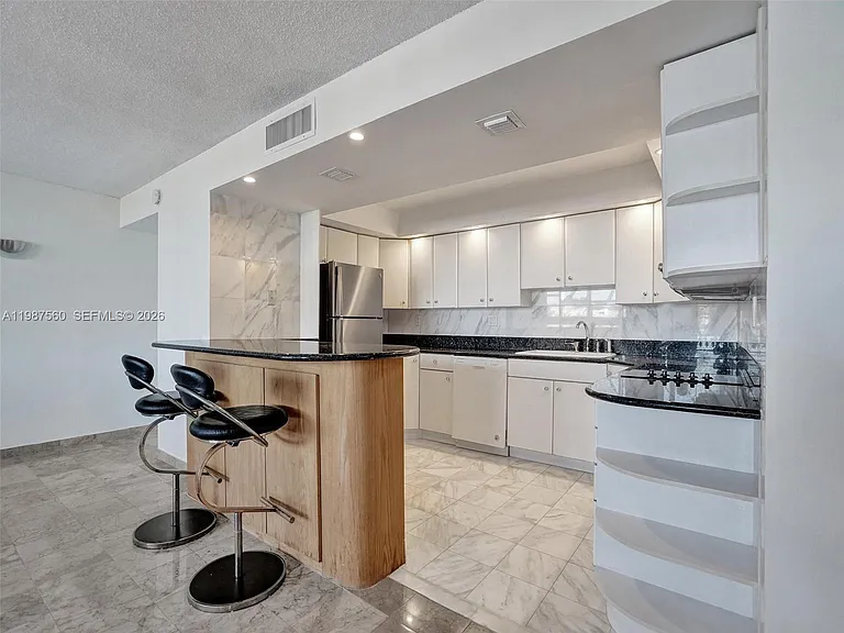 1400 S Ocean Dr #406 — Photo 16