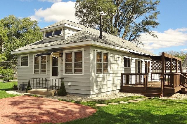 1st image of 42521 N Woodland Pl
