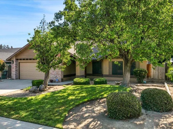 1018 N Chinowth Street, Visalia, CA 93291