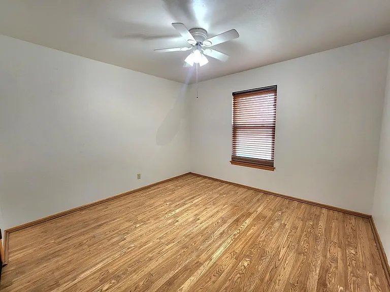 2305 Country Club Dr — Photo 24