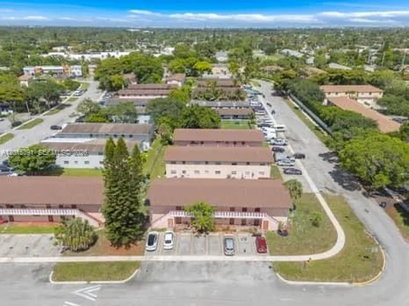 7491 SW 10th Ct APT 201B, Pompano Beach, FL 33068