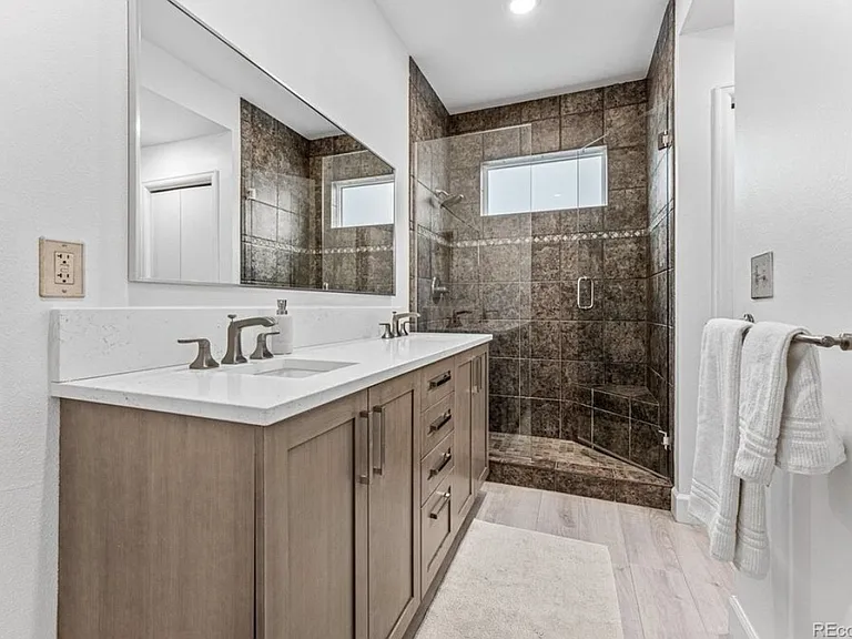 171 S Jackson St #101 — Photo 22