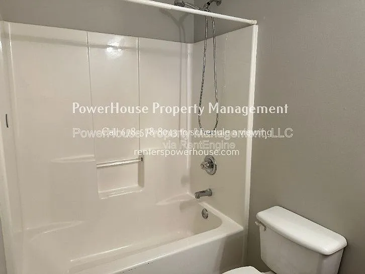 2403 Walnut Tree Ln — Photo 14