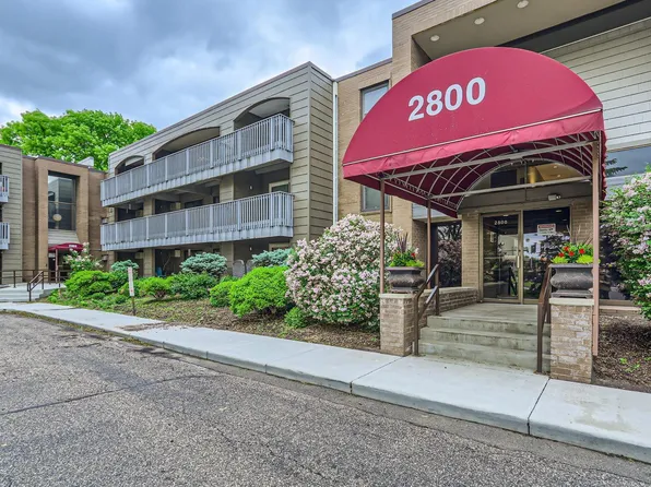 2800 Hamline Ave N APT 213, Roseville, MN 55113