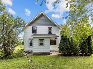 N4302 Thompson Rd, Shiocton, WI 54170