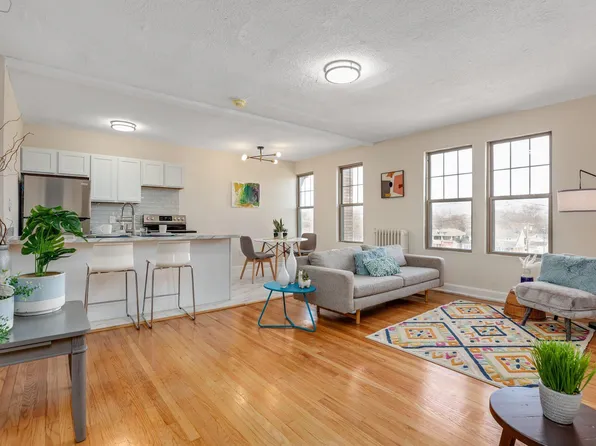 14841 Kercheval St #203, Detroit, MI 48215