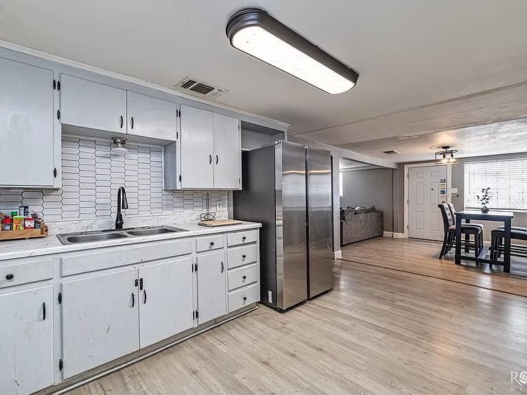 226 W Avenue M — Photo 6