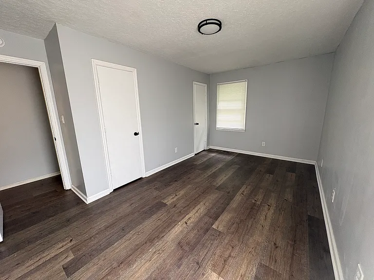 406 Cary Dr — Photo 24