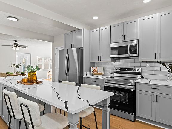 2nd image of 309 Richmond Ave