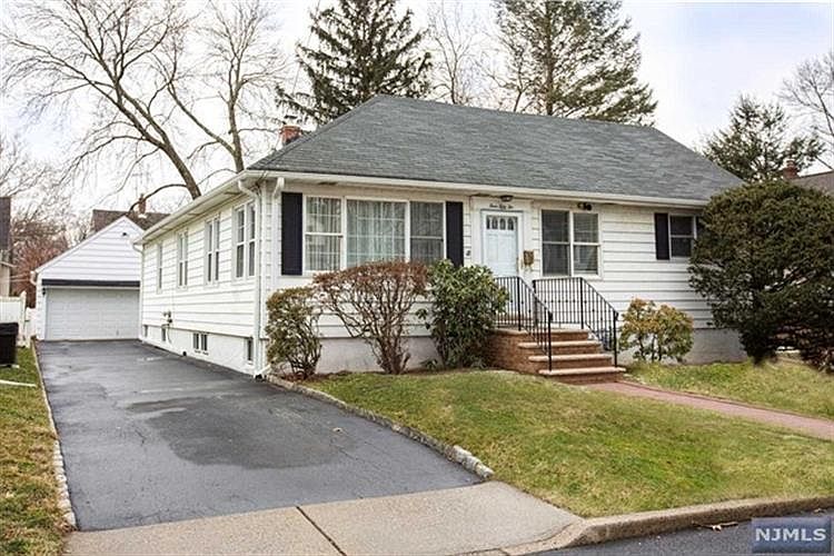 1st image of 452 Elizabeth St