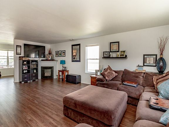 5th image of 10422 195th Street Ct E